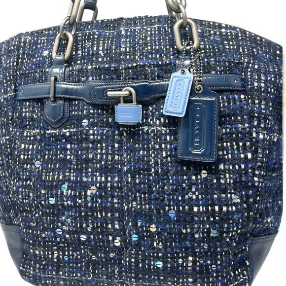 RARE Coach Chelsea Bouclé Mersin Tweed Shoulder Tote Navy Blue Style 17813 $398 - Picture 2 of 12